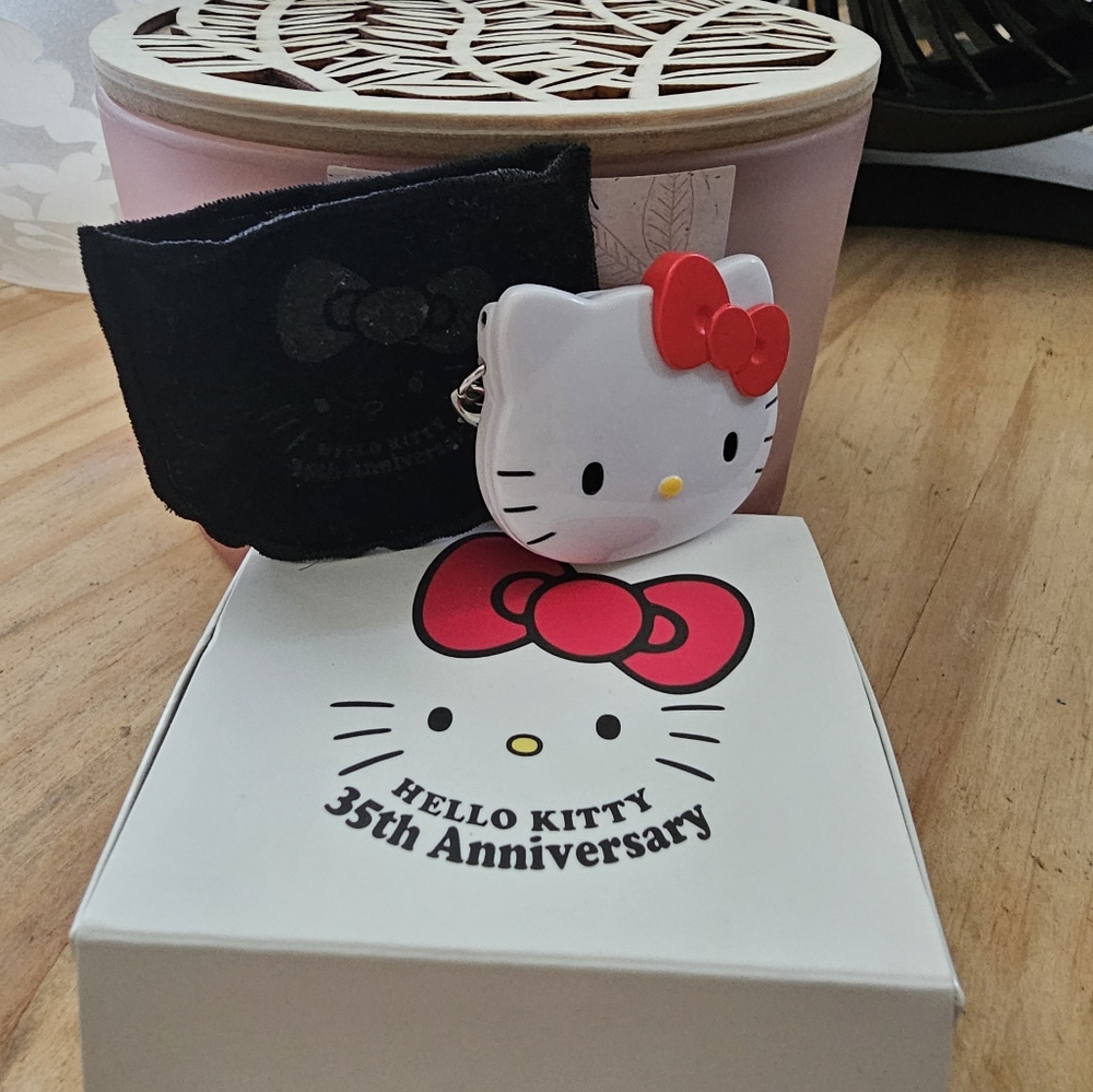 Hello Kitty 35th Anniversary Compact